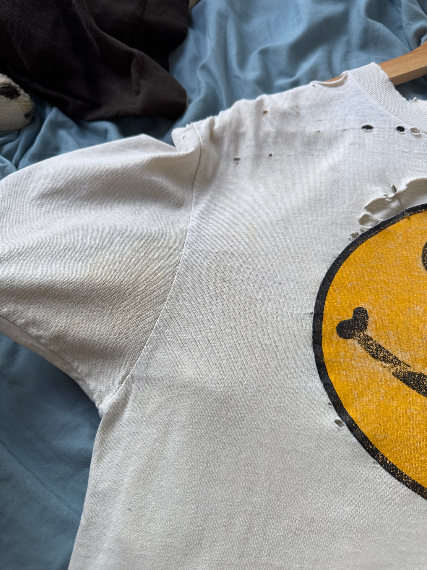 80s/90s Thrashed Smiley Face Headshot Tee (L)