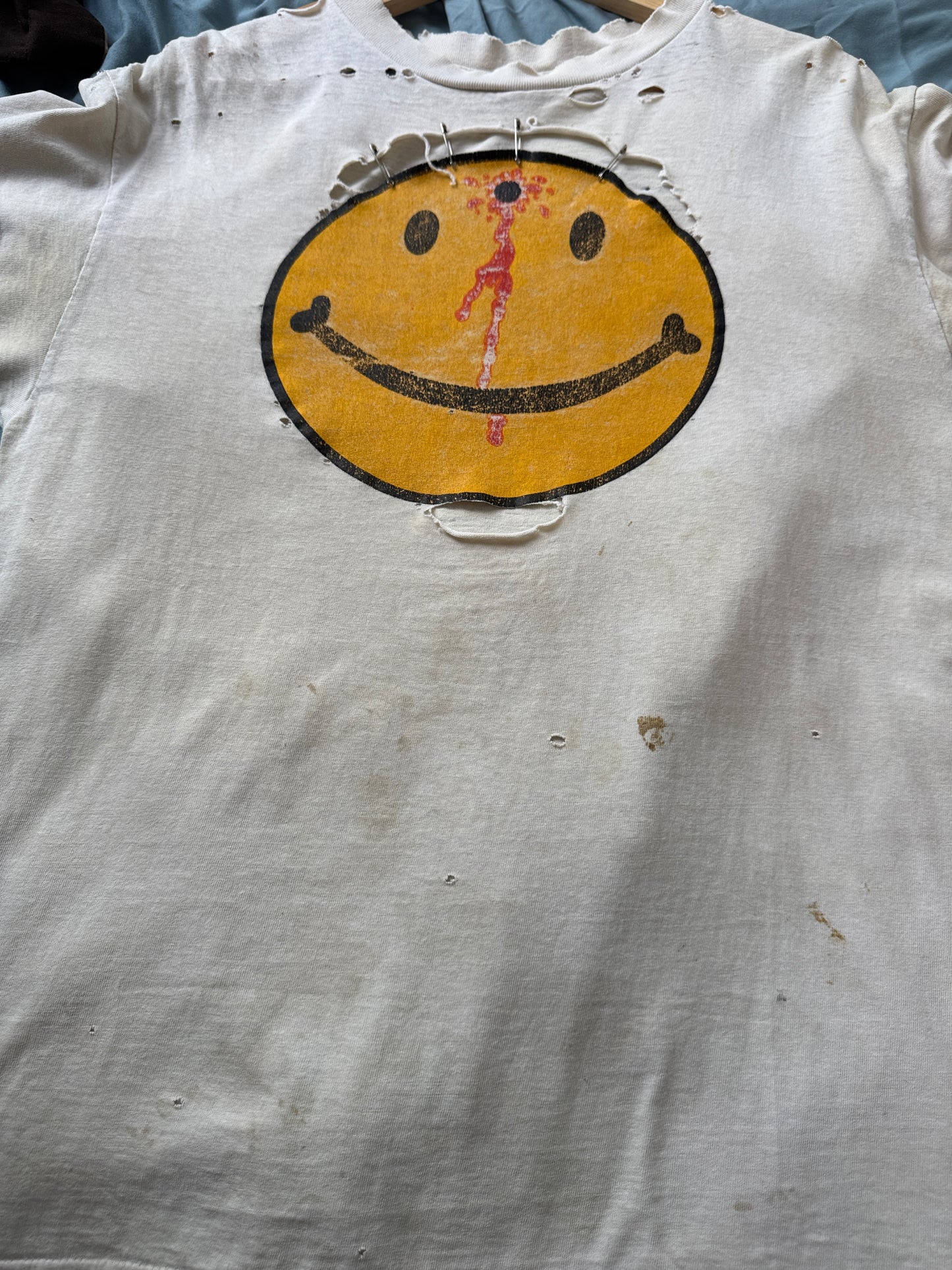 80s/90s Thrashed Smiley Face Headshot Tee (L)