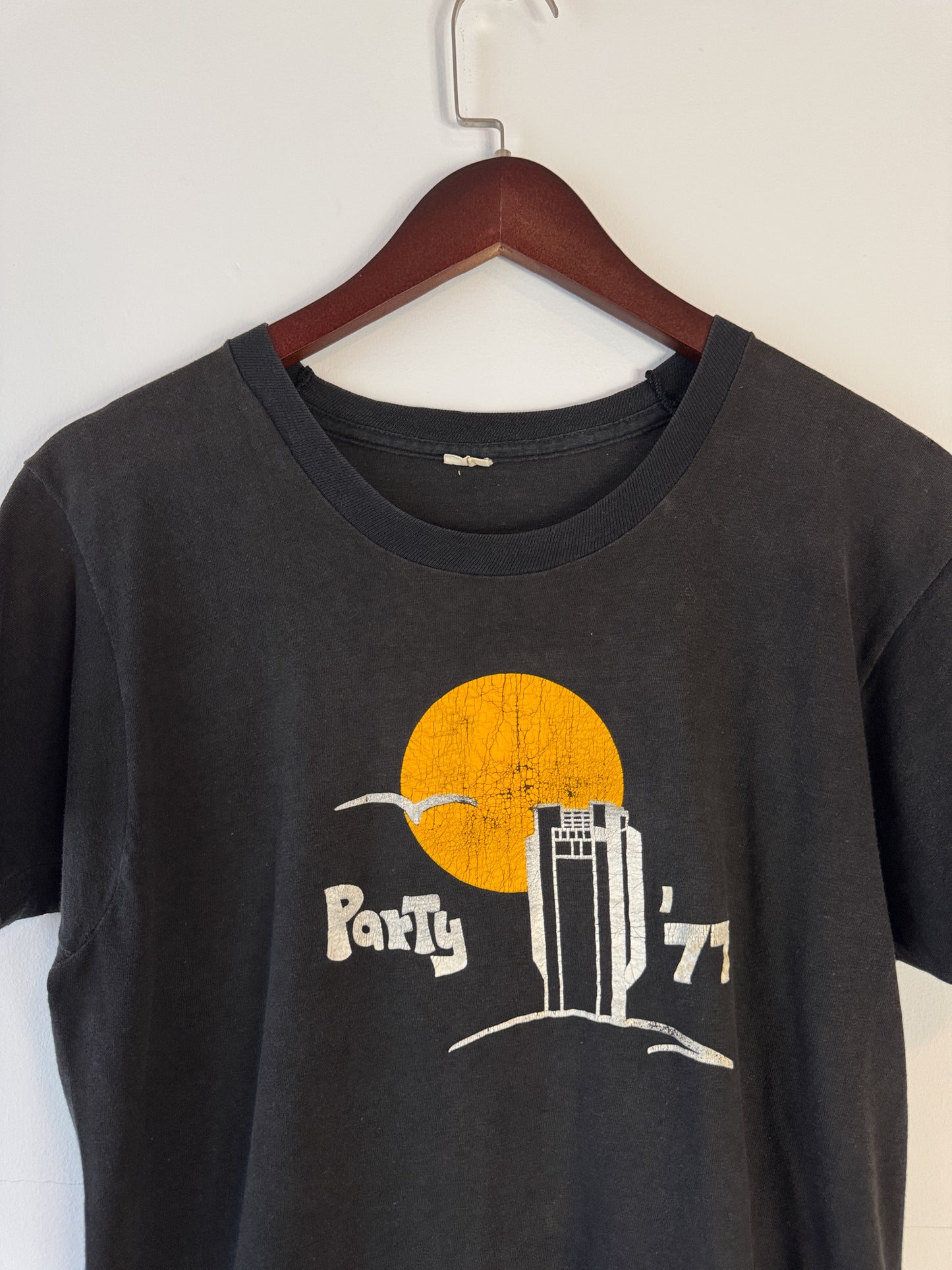 1977 Hofstra Spring Break Black Tee (S/M)