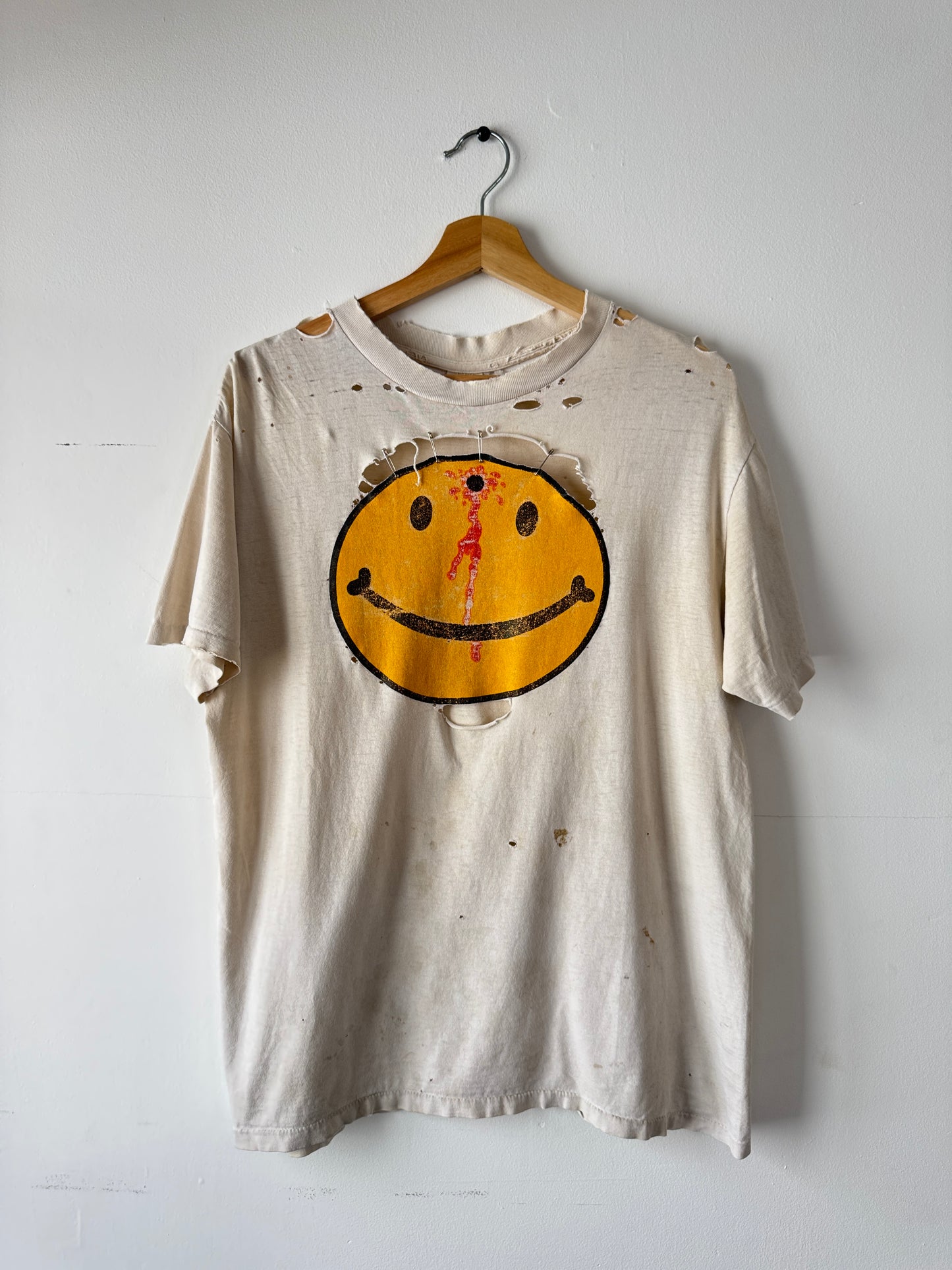 80s/90s Thrashed Smiley Face Headshot Tee (L)
